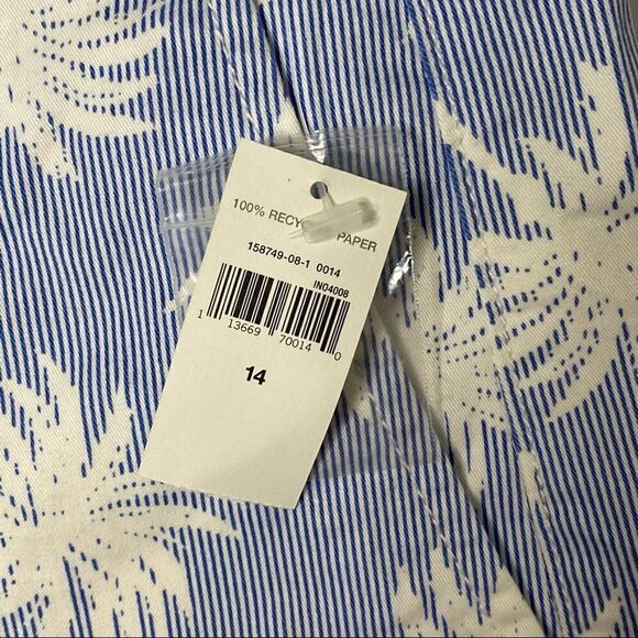 Gap | NWT The Girlfriend 4 Inch Shorts - Picture 2 of 7